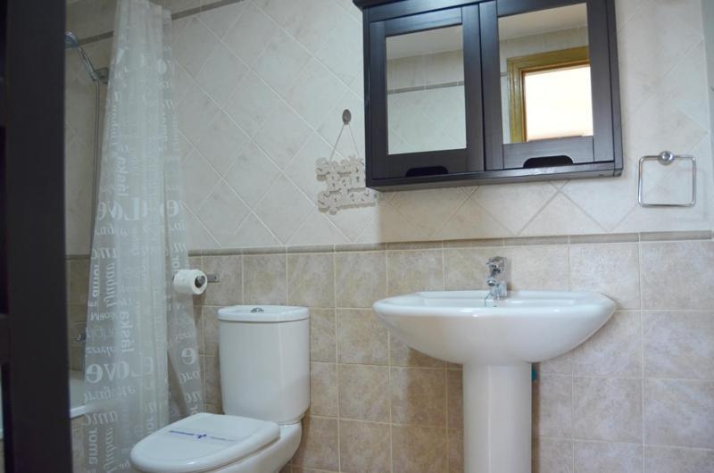Terrasol Baviera Golf Apartment Caleta De Velez Bagian luar foto